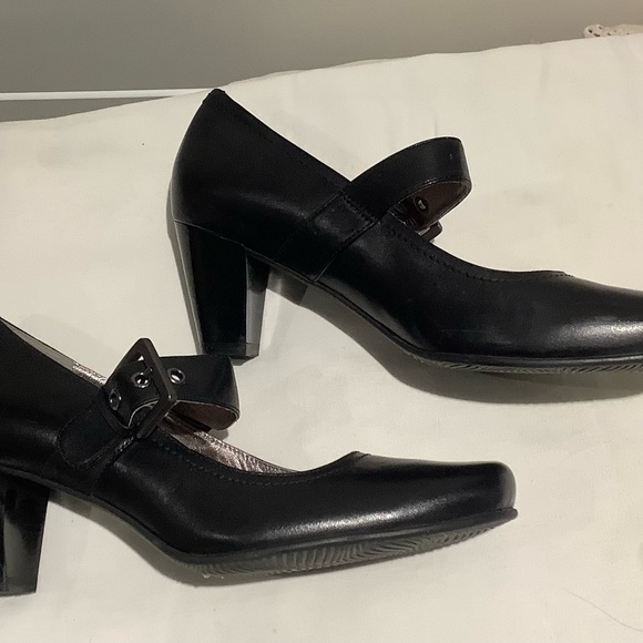 Ecco black leather Mary Jane style, size 40. - Picture 2 of 4